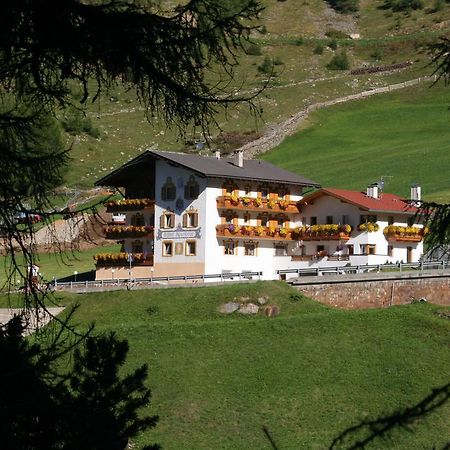 Hotel Alpenfriede Graun im Vinschgau Exterior foto