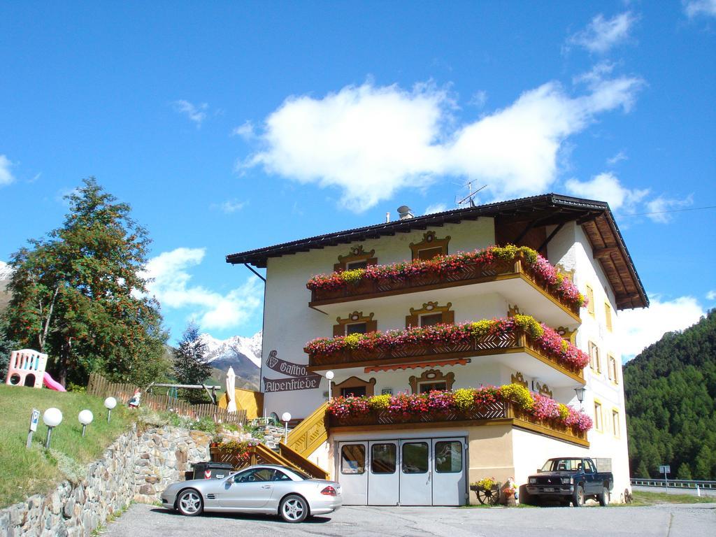Hotel Alpenfriede Graun im Vinschgau Exterior foto