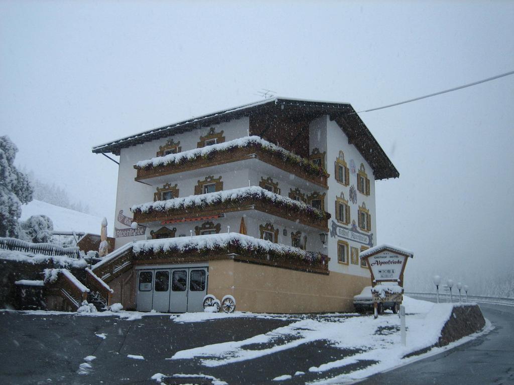 Hotel Alpenfriede Graun im Vinschgau Exterior foto
