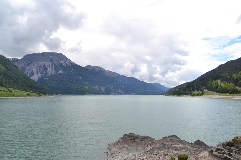 Hotel Alpenfriede Graun im Vinschgau Exterior foto